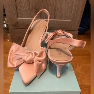 Neve heels by Seychelles bow embellishment sling back pink satin